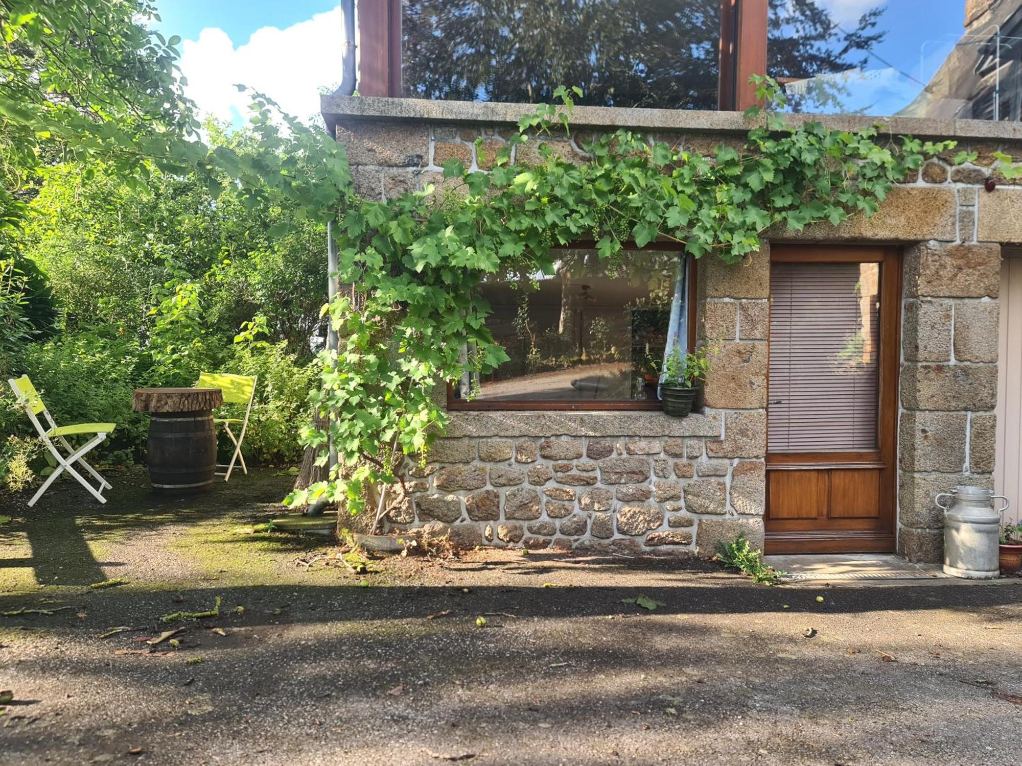 Chambre A La Ferme, Les Vergers Du Muscardin Villa Breel Exterior photo